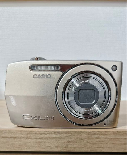 Casio exilim z2300 oro 1 - casio, ex-z2300